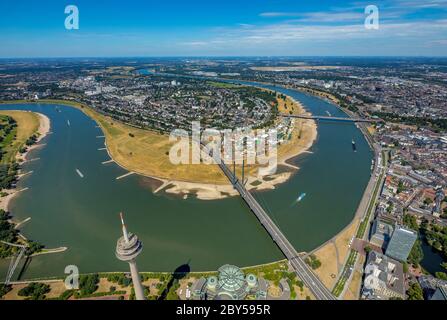 fiume Reno con il ponte Rheinkniebruecke e la torre del Reno, Oberkassel distretto sullo sfondo, 22.07.2019, vista aerea, Germania, Nord Reno-Westfalia, basso Reno, Dusseldorf Foto Stock