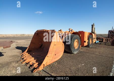 Vecchio bogger in mostra a Broken Hill, NSW. I boggers sono ampiamente usati nel sottosuolo nell'industria mineraria Foto Stock