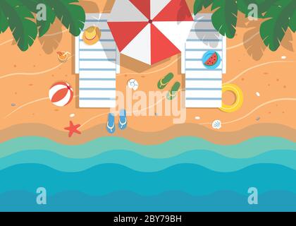 Vista sulla spiaggia dall'alto, immagine estiva piatta. Due chaise longues, ombrello, conchiglie, infradito, sabbia, onde e onde. Illustrazione Vettoriale