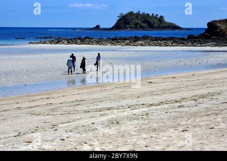 persone in andilana spiaggia madagascar Foto Stock