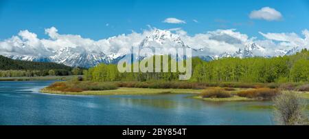 USA, Montagne Rocciose, Wyoming, Grand Teton National Park, Oxbow Bend del fiume Snake con il Monte Moran Foto Stock