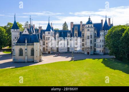 Francia, Cher, Berry, Route Jacques Coeur, Chateau de Meillant, castello e cappella (vista aerea) // Francia, Cher (18), Berry, Route Jacques Coeur, Meill Foto Stock