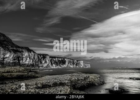 Thornwick Bay, North Yorkshire nel Regno Unito piccola baia panoramica vicino a Flamborough. Foto Stock