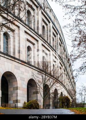 Vista dettagliata della Sala dei Congressi nazisti ispirata al Colosseo, Norimberga, Germania. Foto Stock