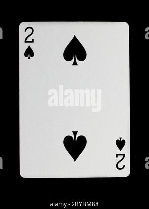 Vecchia carta da gioco (due) isolata Foto Stock