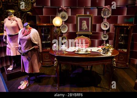 Londra, UK - Febbraio 2020: I puntelli alla realizzazione del tour dello Studio di Harry Potter al Warner Bros. Foto Stock