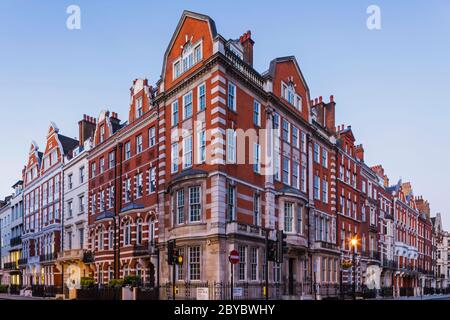 Inghilterra, Londra, Marylebone, angolo di Wimpole Street e Queen Anne Street Foto Stock