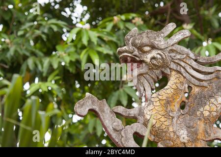 Drago Cinese ornamento su un tetto Foto Stock