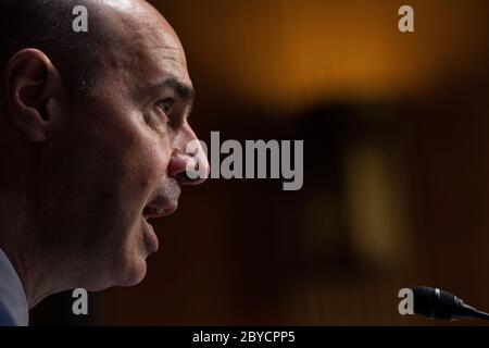 Washington, Stati Uniti d'America. 09 giugno 2020. Il Segretario del lavoro statunitense Eugene Scalia durante un'audizione del Comitato finanziario del Senato sulla "COVID-19/US disoccupazione assicurazione" a Capitol Hill a Washington martedì 9 giugno 2020.Credit: Caroline Brehman/Pool via CNP | Usage Worldwide Credit: dpa/Alamy Live News Foto Stock