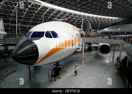 Airbus A300B ampio corpo di aereo di linea mostra al Museo Aeroscopia. Blagnac.Toulouse.Haute-Garonne.Occitanie.France Foto Stock