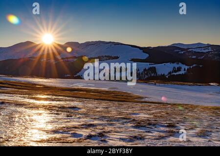 Scoprite le splendide montagne rumene. Transilvania Foto Stock