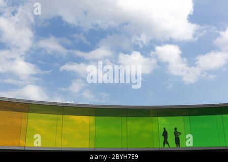 Aarhus, Danimarca - 27 luglio 2011: Panorama arcobaleno al museo d'arte contemporanea Aros ad Aarhus, Danimarca Foto Stock