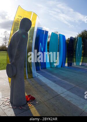 The Naval Service Memorial Sculpture al National Memorial Arboretum, Staffordshire Foto Stock