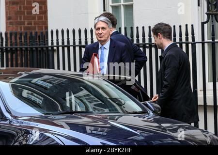 Philip Hammond, deputato politico del Partito conservatore britannico, Cancelliere dello scacchiere, lascia il n. 10 Downing Street, Londra Foto Stock