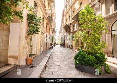Milano. Italia - 21 maggio 2019: Via della Spiga a Milano. Giorno di sole. Foto Stock