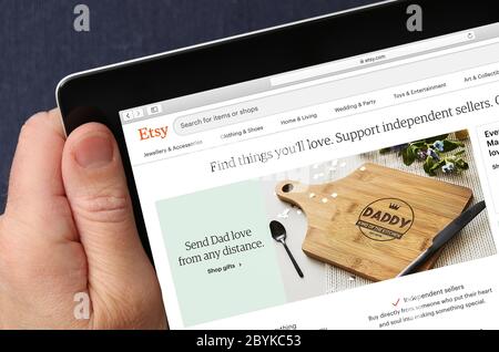 Sito web di Etsy UK, visualizzato su un iPad. (solo per uso editoriale) Foto Stock