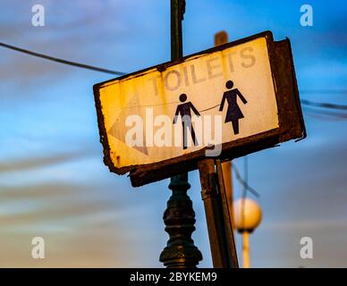 Cartello per Toilets a Malta Foto Stock