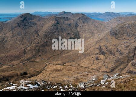 Beinn Bhuidhe, Meall Buidhe e Ladhar Bheinn di Sgurr na Ciche, Knoydart, Scorland Foto Stock