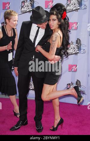 Amy Winehouse e il marito Blake Fielder-Civil al MTV Movie Awards 2007 - Arrivi tenuti al Gibson Amphitheatre, Universal Studios Hollywood a Universal City, CA. L'evento si è svolto domenica 3 giugno 2007. Photo by: SBM / PictureLux - file Reference N. 34006-6678SBMPLX Foto Stock