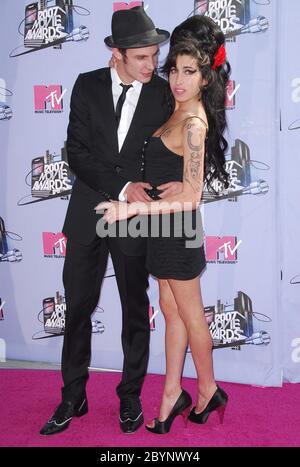 Amy Winehouse e il marito Blake Fielder-Civil al MTV Movie Awards 2007 - Arrivi tenuti al Gibson Amphitheatre, Universal Studios Hollywood a Universal City, CA. L'evento si è svolto domenica 3 giugno 2007. Photo by: SBM / PictureLux - file Reference N. 34006-6679SBMPLX Foto Stock