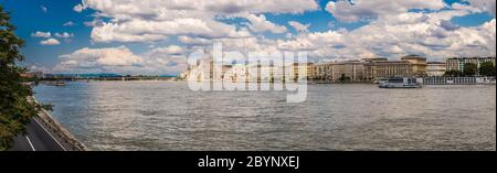 Budapest Royal Palace vista la mattina. Foto Stock