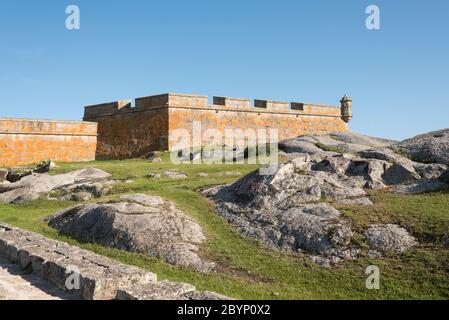 Fortezza di Santa Teresa, monumento storico nazionale uruguayano, a Rocha, Uruguay, un pomeriggio estivo soleggiato. Foto Stock