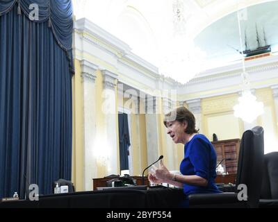 Washington, Stati Uniti. 10 Giugno 2020. Il senatore degli Stati Uniti Susan Collins parla alle udienze del Senato per le piccole imprese e l'imprenditorialità per esaminare l'attuazione del titolo i della CARES Act su Capitol Hill a Washington, DC mercoledì 10 giugno 2020. Foto di Kevin Dietsch/UPI Credit: UPI/Alamy Live News Foto Stock