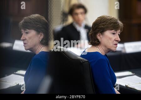 Washington, Stati Uniti. 10 Giugno 2020. Il senatore Susan Collins, un repubblicano del Maine, ascolta le udienze del Senato per le piccole imprese e l'imprenditorialità per esaminare l'attuazione del titolo i della CARES Act su Capitol Hill a Washington, DC mercoledì 10 giugno 2020. Foto in piscina di al Drago/UPI Credit: UPI/Alamy Live News Foto Stock