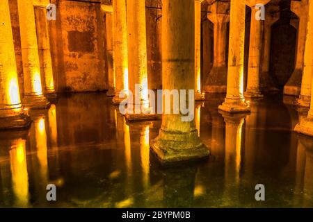La metropolitana Basilica Cisterna (Yerebatan Sarnici) ad Istanbul in Turchia Foto Stock