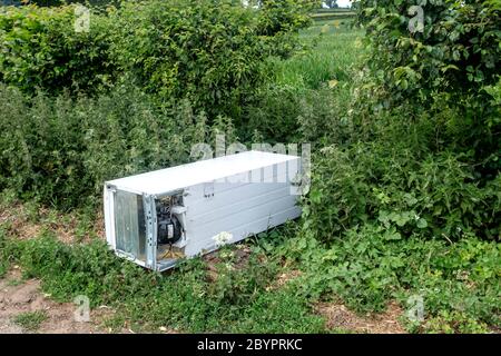 Un Frigo con la punta di un mosca, visto in una layby nella campagna somerset, Regno Unito Foto Stock