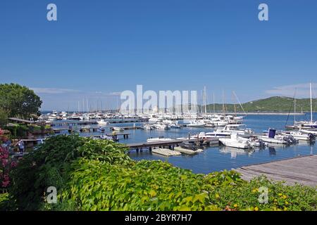 Il porto turistico di Cannigione, Sardegna, Italia Foto Stock