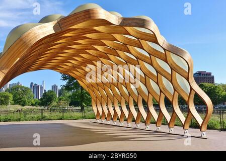 CHICAGO, Illinois -31 MAGGIO 2020- Vista del Padiglione dell'Educazione nello Zoo di Lincoln Park a Lincoln Park, Chicago, Illinois, Stati Uniti. Foto Stock