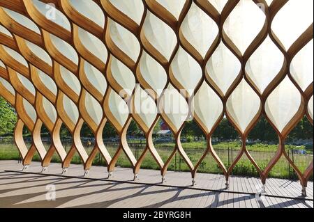 CHICAGO, Illinois -31 MAGGIO 2020- Vista del Padiglione dell'Educazione nello Zoo di Lincoln Park a Lincoln Park, Chicago, Illinois, Stati Uniti. Foto Stock
