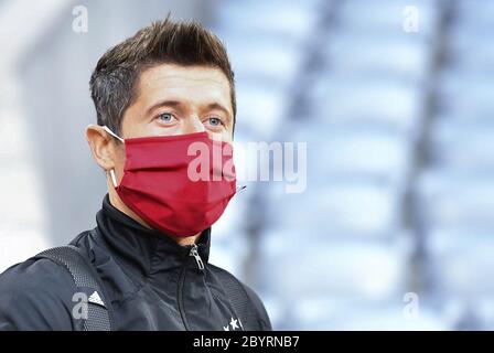 Monaco di Baviera, Germania, 10 giugno 2020 Robert LEWANDOWSKI, FCB 9 FC BAYERN MUENCHEN - EINTRACHT FRANKFURT im DFB-Pokal Saison 2019/2020. Foto: © Peter Schatz / Alamy Stock Photos /Lennard Preiss/Witters/ Pool - LE NORMATIVE DFL VIETANO QUALSIASI USO DI FOTOGRAFIE come SEQUENZE DI IMMAGINI e/o QUASI-VIDEO - Notizie nazionali e internazionali FUORI uso editoriale SOLO credito: Peter Schatz/Alamy Live News Foto Stock