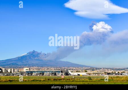 Eruzione dell'Etna (Sicilia, Italia) il 24 dicembre 2018 Foto Stock