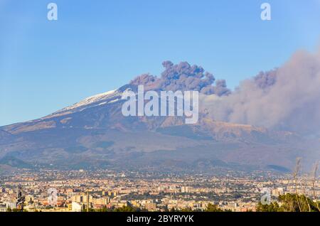 Eruzione dell'Etna (Sicilia, Italia) il 24 dicembre 2018 Foto Stock