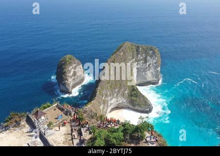 Kelingking spiaggia in Nusa Penida Indonesia vista aerea Foto Stock