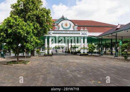 Yogyakarta, Indonesia - Ottobre 2017: All'interno del Palazzo di Kraton, il grande palazzo reale di Yogyakarta, Indonesia. Il Palazzo di Kraton è un punto di riferimento Foto Stock