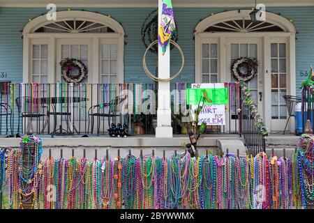 Mardi Gras perle, Uptown Magazine Street, New Orleans, Louisiana, Stati Uniti d'America Foto Stock