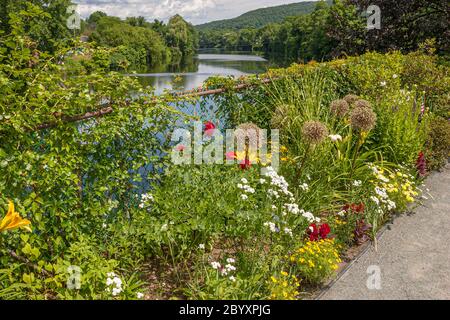 Il Ponte dei Fiori a Shelburne Falls, Massachusetts Foto Stock