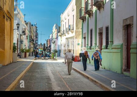 Mariachi sulle strade di coloniale della città di Campeche, Messico Foto Stock