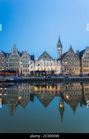 Viaggi Belgio medievale città europea comune sfondo con canal. Ghent, Belgio Foto Stock