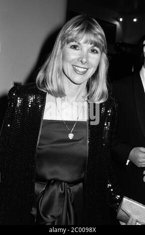 LONDRA, REGNO UNITO. Novembre 1980: Attrice Susan Hampshire al SOS Ball di Londra. © Paul Smith/aggiornamento delle caratteristiche Foto Stock