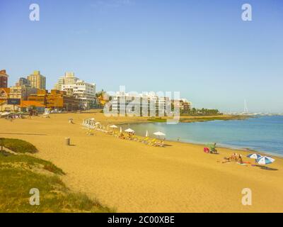 Giornata di sole a la Mansa Beach Punta del Este Foto Stock