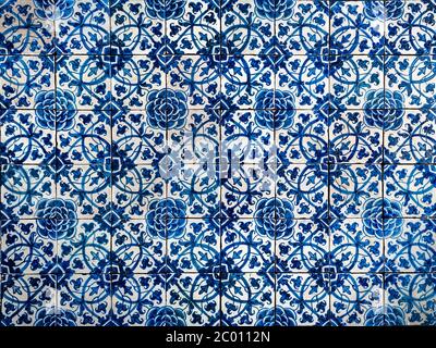 Vintage azulejos, tradizionali piastrelle portoghesi Foto Stock