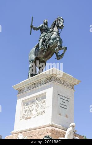 Statua del Re Felipe IV di Pietro tacca in Plaza de Oriente Foto Stock