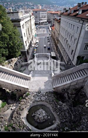 Vista dall'alto della Scala dei Giganti a Trieste Foto Stock