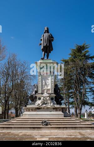 Raffaello Sanzio (Raffaello) monumento a Urbino (Italia) il suo luogo di nascita Foto Stock