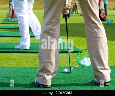 golfer pronto a tee off Foto Stock