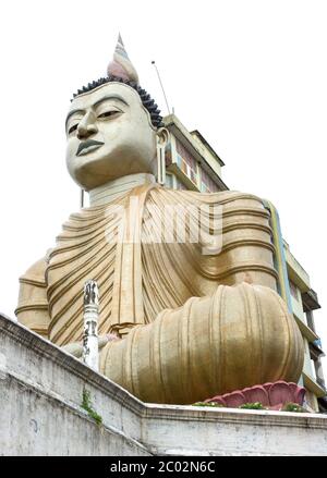 La più grande statua di Buddha seduto dello Sri Lanka Foto Stock